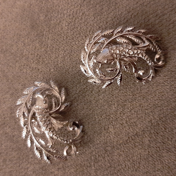 Monet Vintage Fish Earrings - Picture 2 of 3